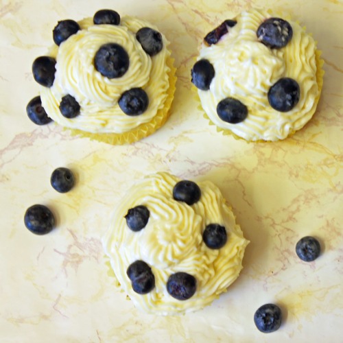 Summer Lemon Blueberry Cupcakes with Lemon Cream Cheese Frosting 10-082413