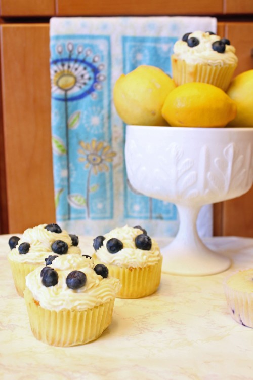 Summer Lemon Blueberry Cupcakes with Lemon Cream Cheese Frosting 13-082413